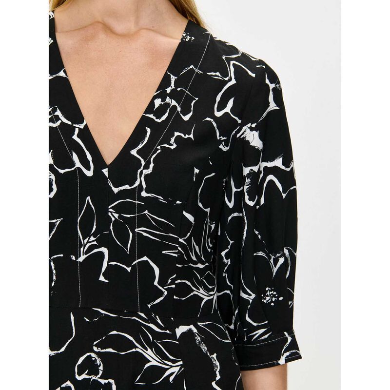 Veronika Maine Monochrome Blooms Midi Dress image number 2